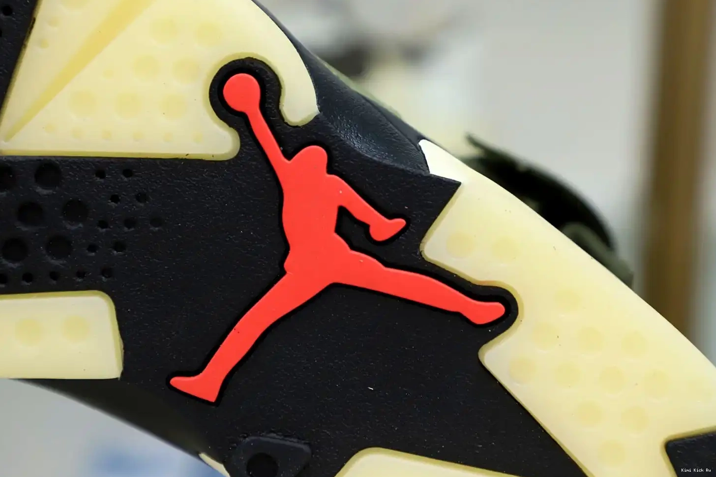 X Kimikick RETRO JORDAN AIR TRAVIS SCOTT 'OLIVE' 6 0807